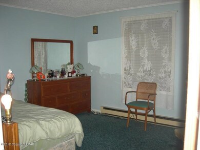 237 Acorn Cir, Lehman Township, PA 18301 - photo 6