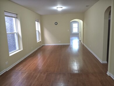 6042 N Washtenaw Ave, Chicago, IL 60659 - photo 4