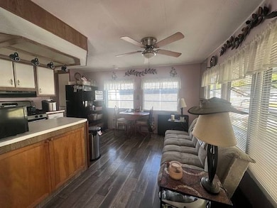 8225 Arevee Dr unit 130, New Port Richey, FL 34653 - photo 3