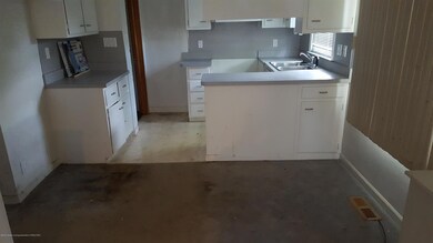 2106 Reo Rd, Lansing, MI 48910 - photo 5