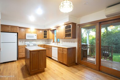 206 Highland St, Great Barrington, MA 01230 - photo 5