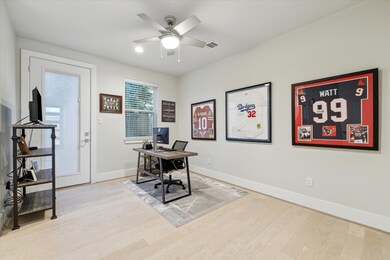 834 Fisher St unit C, Houston, TX 77018 - photo 6