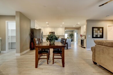 1909 E Whitton Ave-9