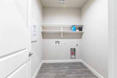 1512 Seabiscuit Dr, Granbury, TX 76049 - photo 5