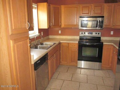 201 Pebble Ln, Jacksonville, NC 28546 - photo 5