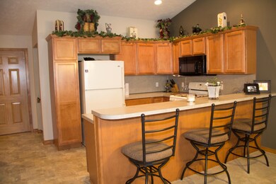 Kitchen with snack bar