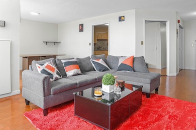 426 Harmon Cove Tower unit 426, Secaucus, NJ 07094 - photo 4