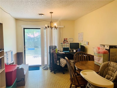 909 NW A St, Bentonville, AR 72712 - photo 4