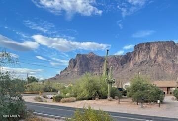 Geronimo corner lot