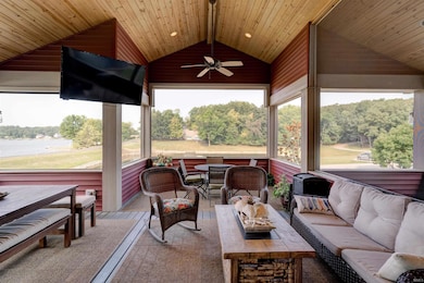 190 E Candy Cane Ln, Santa Claus, IN 47579 - photo 6