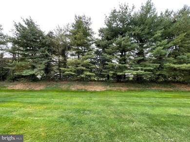 819 Sherrick Ct, Chalfont, PA 18914 - photo 3