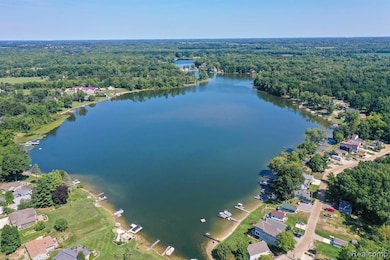 11036 Charles Dr, Byron, MI 48418 - photo 4