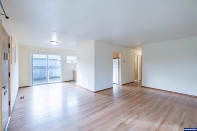 1524 NW 11th St, Corvallis, OR 97330 - photo 3