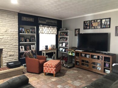 212 E 4th St, Augusta, KY 41002 - photo 4