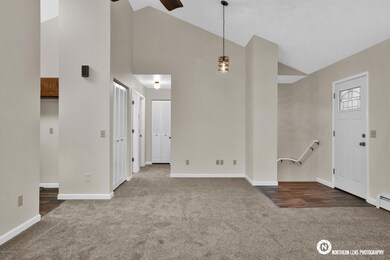 Living Room/Entry
