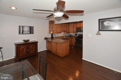 9978 Hemlock Woods Ln, Burke, VA 22015 - photo 7