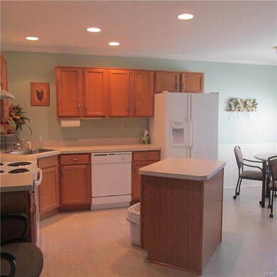 256 Park Ridge Dr, Easton, PA 18040 - photo 3