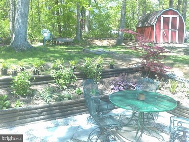 342 Ridge Rd, Washington Grove, MD 20880 - photo 2