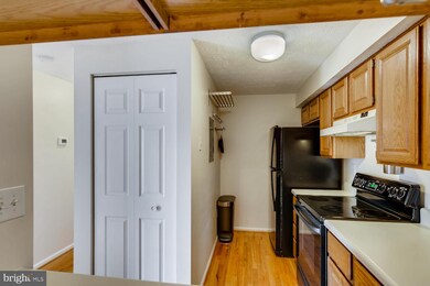 821 Stratford Way unit J, Frederick, MD 21701 - photo 4