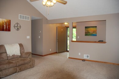 7612 Newton Ct, Louisville, KY 40228 - photo 6