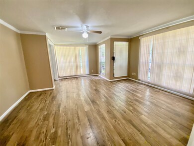 6220 Beall St, Houston, TX 77091 - photo 5