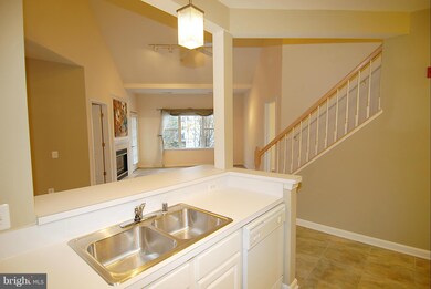 12461 Hayes Ct unit 303, Fairfax, VA 22033 - photo 7