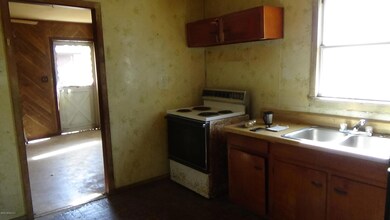 7429 Ridgeway Rd N, Jacksonville, FL 32244 - photo 4