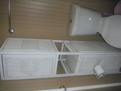 840 wren bathroom5