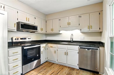 3985 Valley Ct unit B, Winston Salem, NC 27106 - photo 5