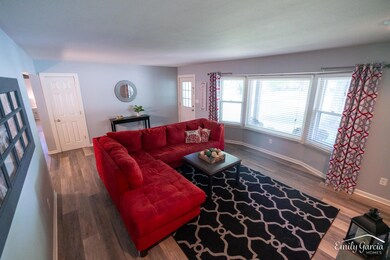 1622 broadview-02