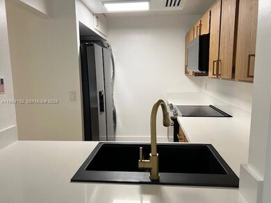 6735 W 26th Dr unit 125, Hialeah, FL 33016 - photo 3