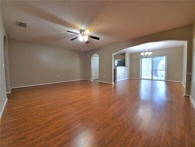 OPEN FLOOR LIVING AREA