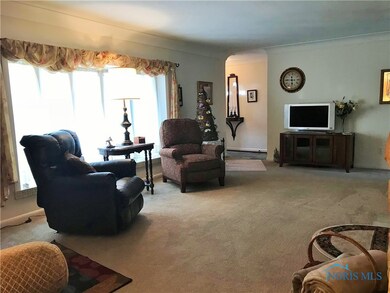 Living Room - Nice carpeting, huge window
