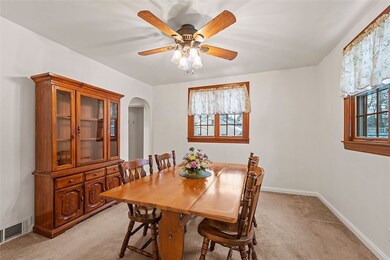 Dining room with plenty of space for entertaining
