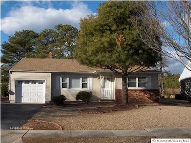 156 Castleton Dr, Toms River, NJ 08757 - photo 2