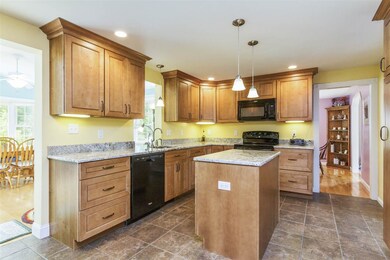 100 Gowing Rd, Hudson, NH 03051 - photo 6