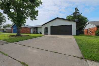 1201 W Jackson St, Broken Arrow, OK 74012 - photo 2