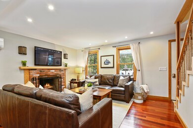 003-photo-living-room-7490646