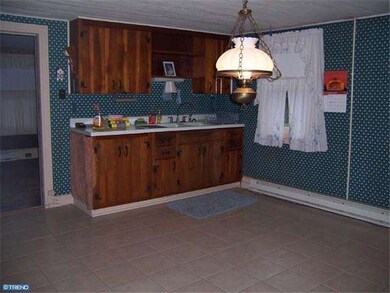 1431 Valley View Rd, Pottstown, PA 19465 - photo 4