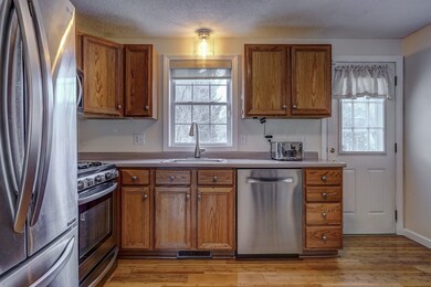 55 Lupine Rd unit B, Lowell, MA 01850 - photo 2