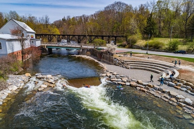 400 Central St unit 6, Franklin, NH 03235 - photo 4