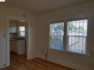 unlisted-address, Oakland, CA 94606 - photo 6