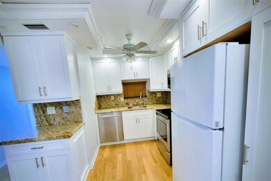 9411 N Hollybrook Lake Dr unit 209, Pembroke Pines, FL 33025 - photo 2