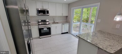16006 Malcolm Dr, Laurel, MD 20707 - photo 4