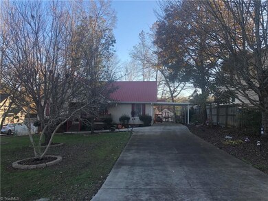 512 Kelly Cir, Asheboro, NC 27203 - photo 3