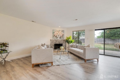 31 Gate House Ln unit 31, Edison, NJ 08820 - photo 3