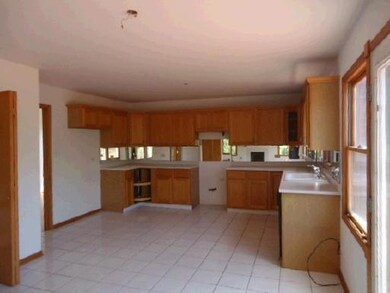 3710 Village Dr, Hazel Crest, IL 60429 - photo 6