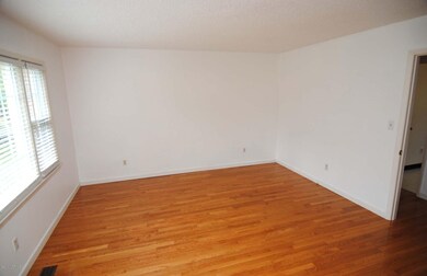 404 S Bennett St, Burgaw, NC 28425 - photo 7