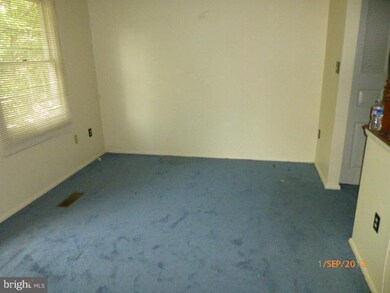 19129 Partridge Wood Dr, Germantown, MD 20874 - photo 5