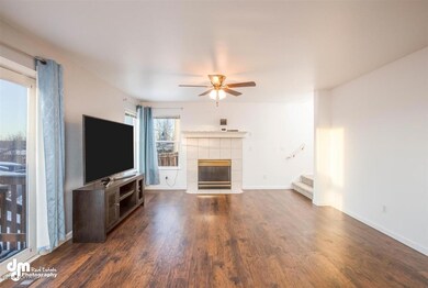 03-Living Room-ELKO5599